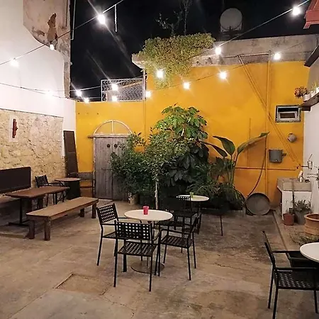 Le Mat Larnaca