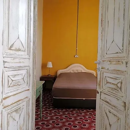 Le Mat Hostel
