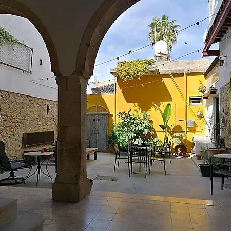 Hostel Le Mat *